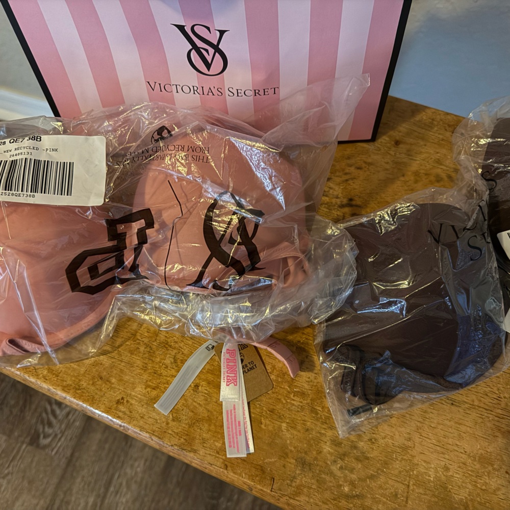 VICTORY SECRET PUSH UP BRAS